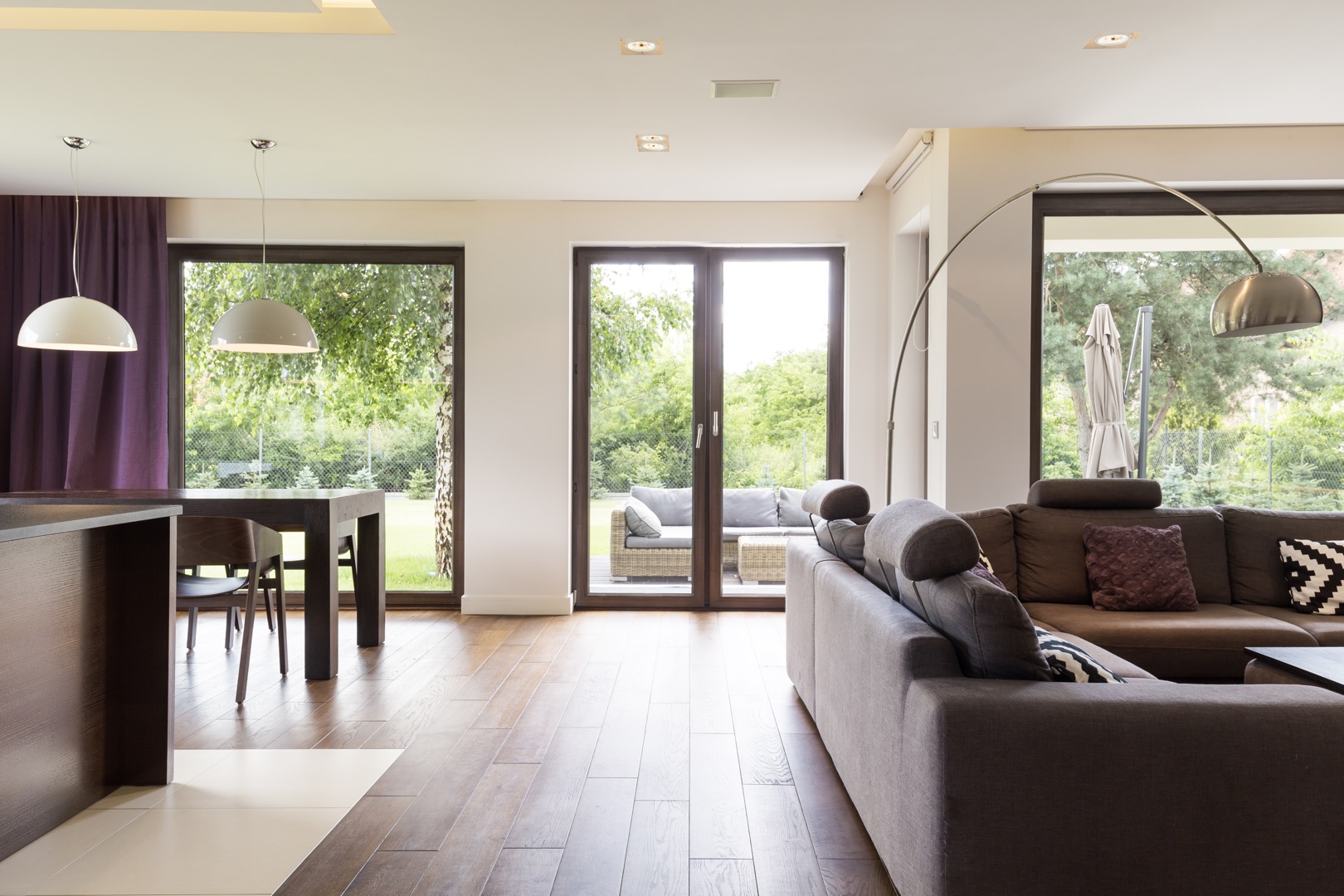 Contemporary apartment